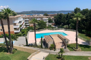 Nice appt with sea view and pool in Cavalaire